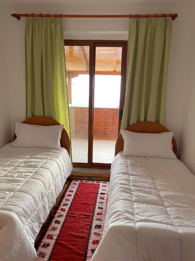 Villa 8 Kruje